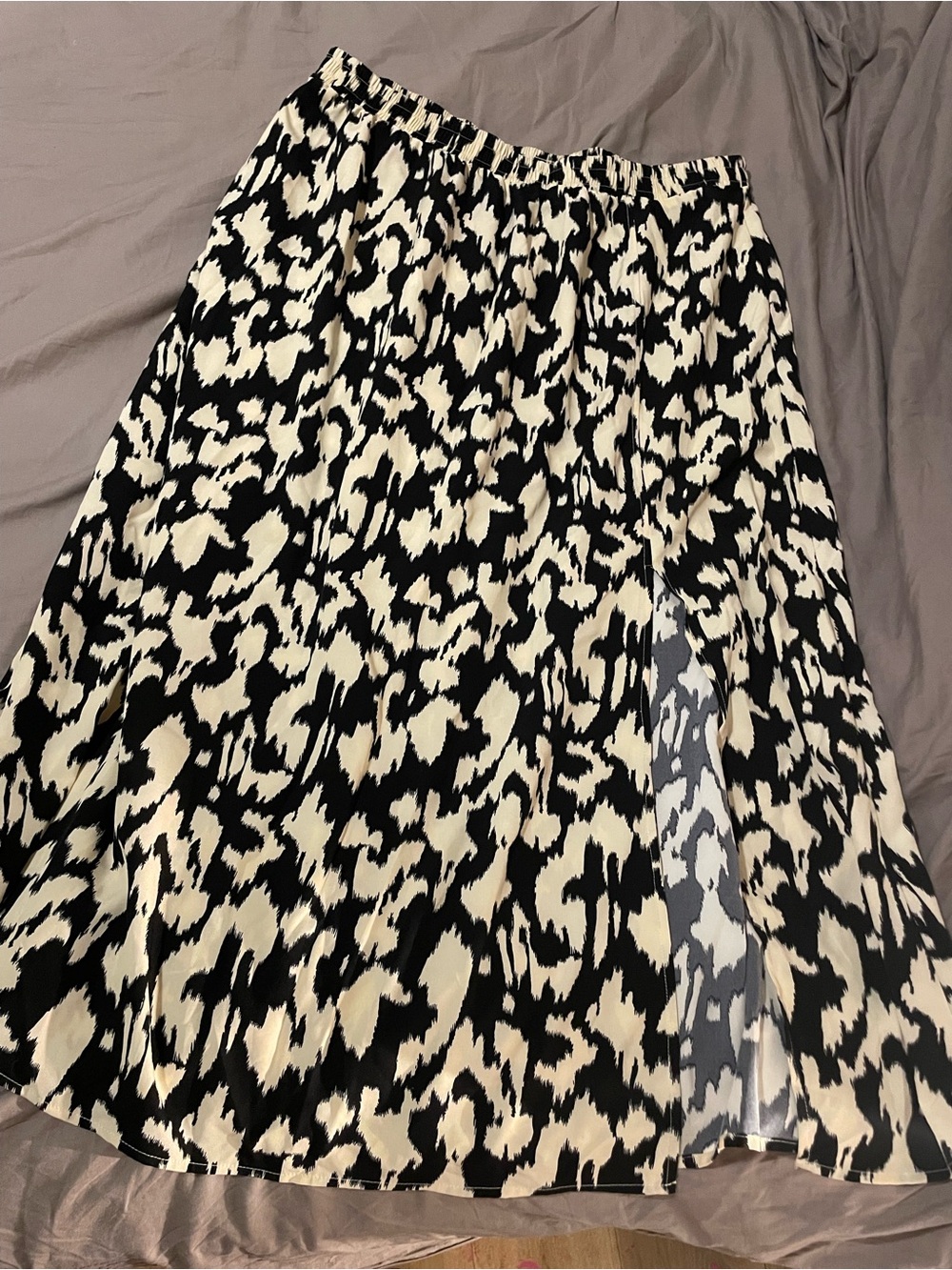 3/$30 Black & Cream Printed Midi Skirt
